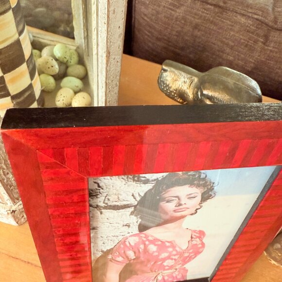 Vintage Italian marquetry frame with picture of Sophia Loren - Picture 5 of 8